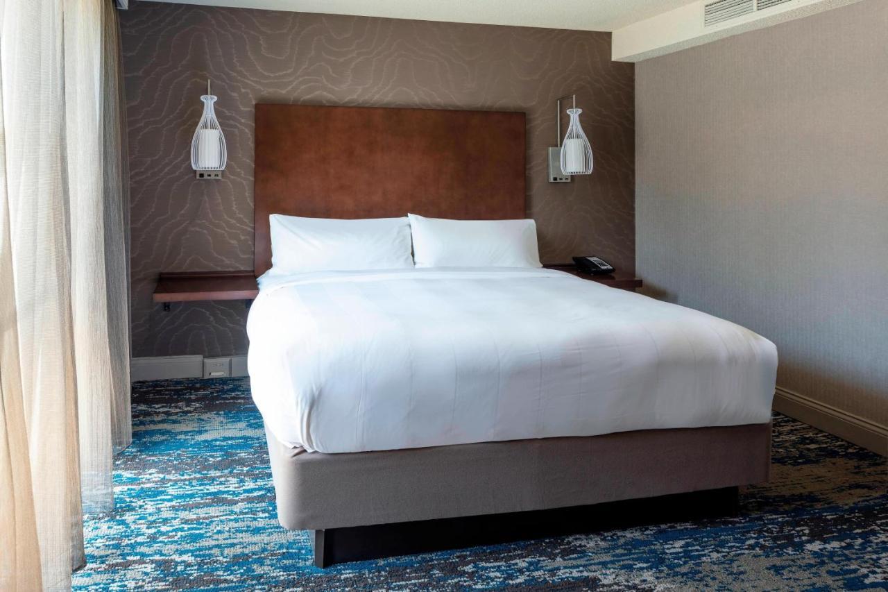 Hotel Boston Marriott Newton Esterno foto